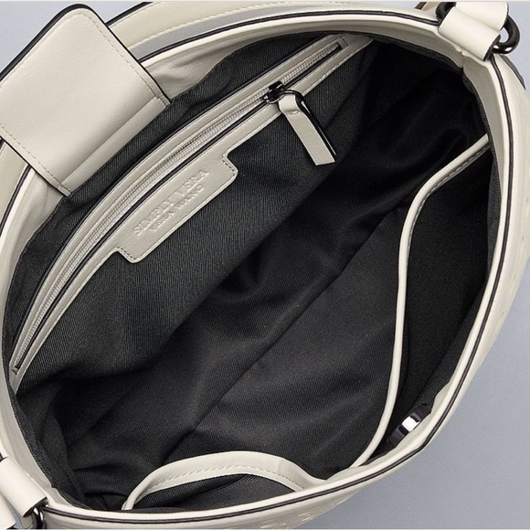 Chic Cream Shoulder Bag - Picture 5 of 9